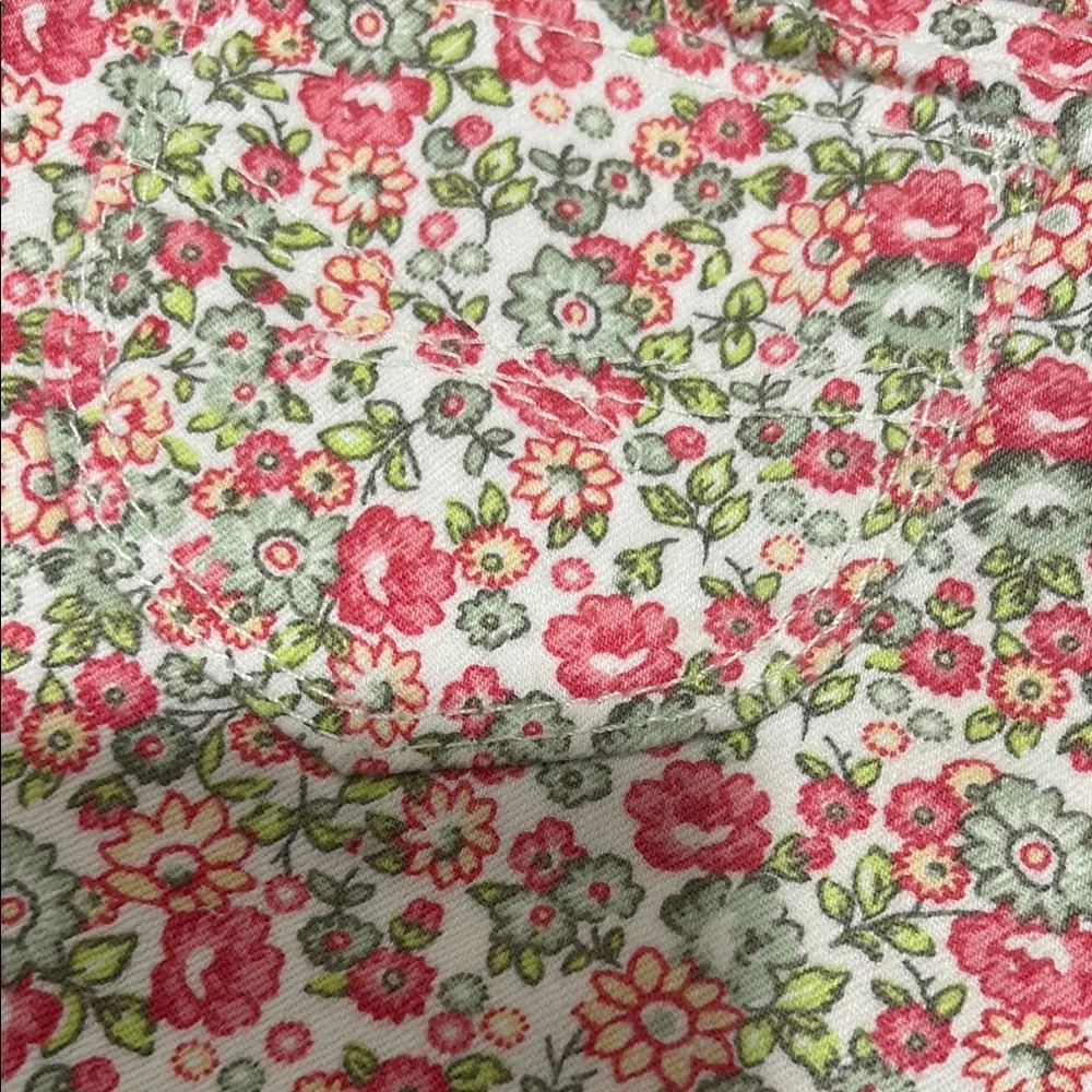 Gap kids Floral and Black Denim Shorts Set size 5 GUC